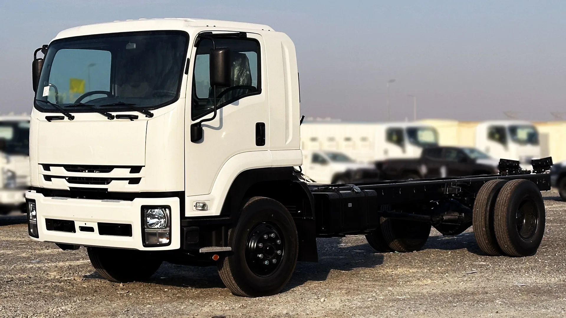 8.0L 33P CAB Chassis MT